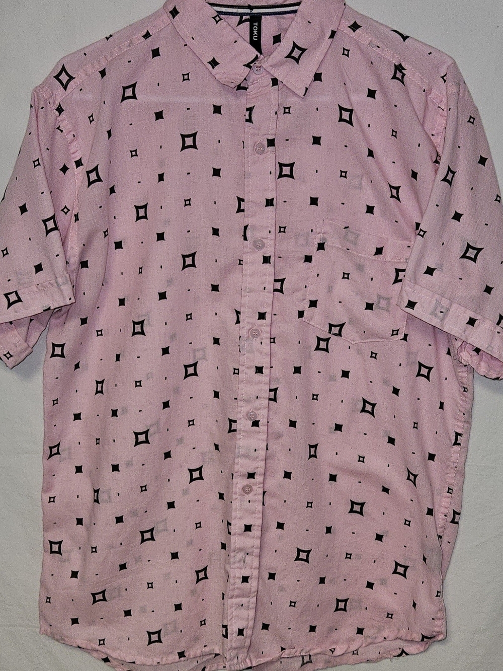 Toku Pink Short-Sleeve Button-Down Shirt with Black Geometric Print. Size L